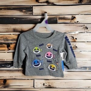 Baby Shark Long Sleeve Shirt NWT 12 months Kids
